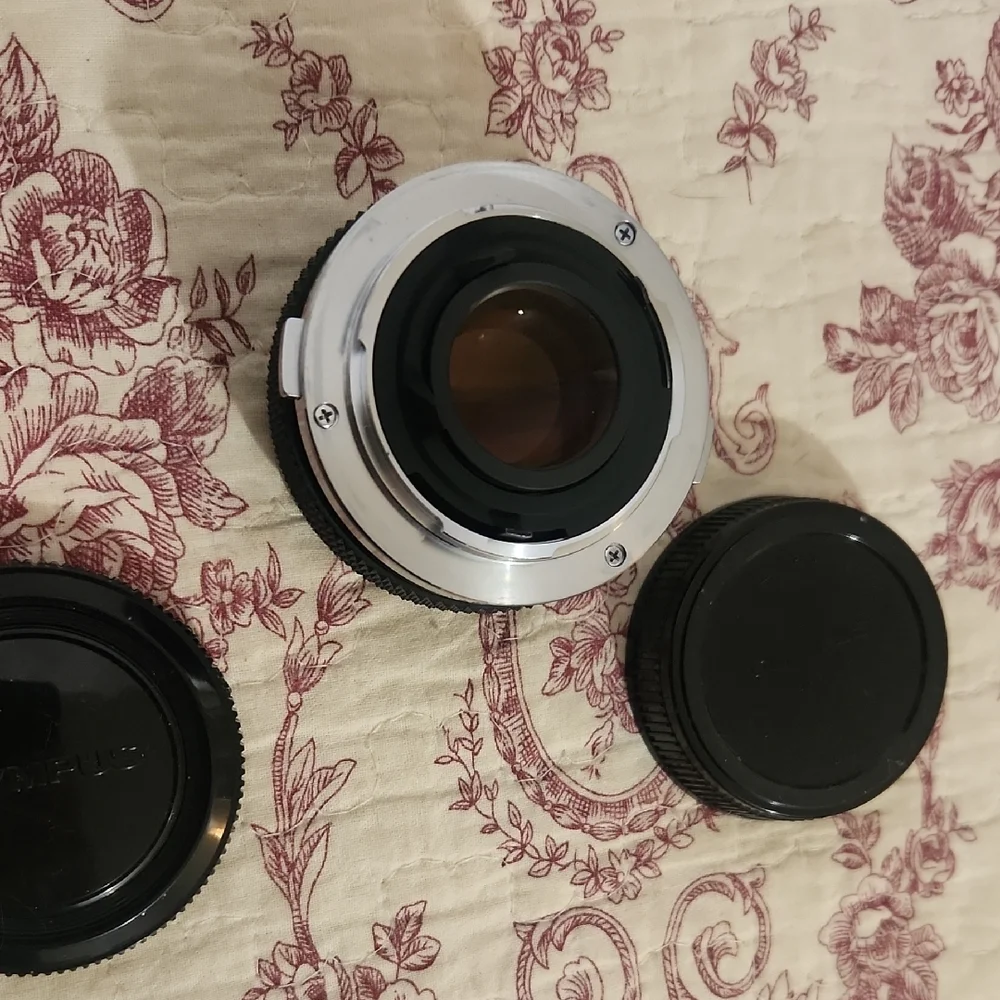 Olympus 50 mm Camera Lens Zuiko Auto-S 1:1,8 OM- SYSTEM Made In Japan